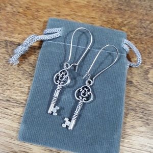 Dainty silver key dangle earrings new